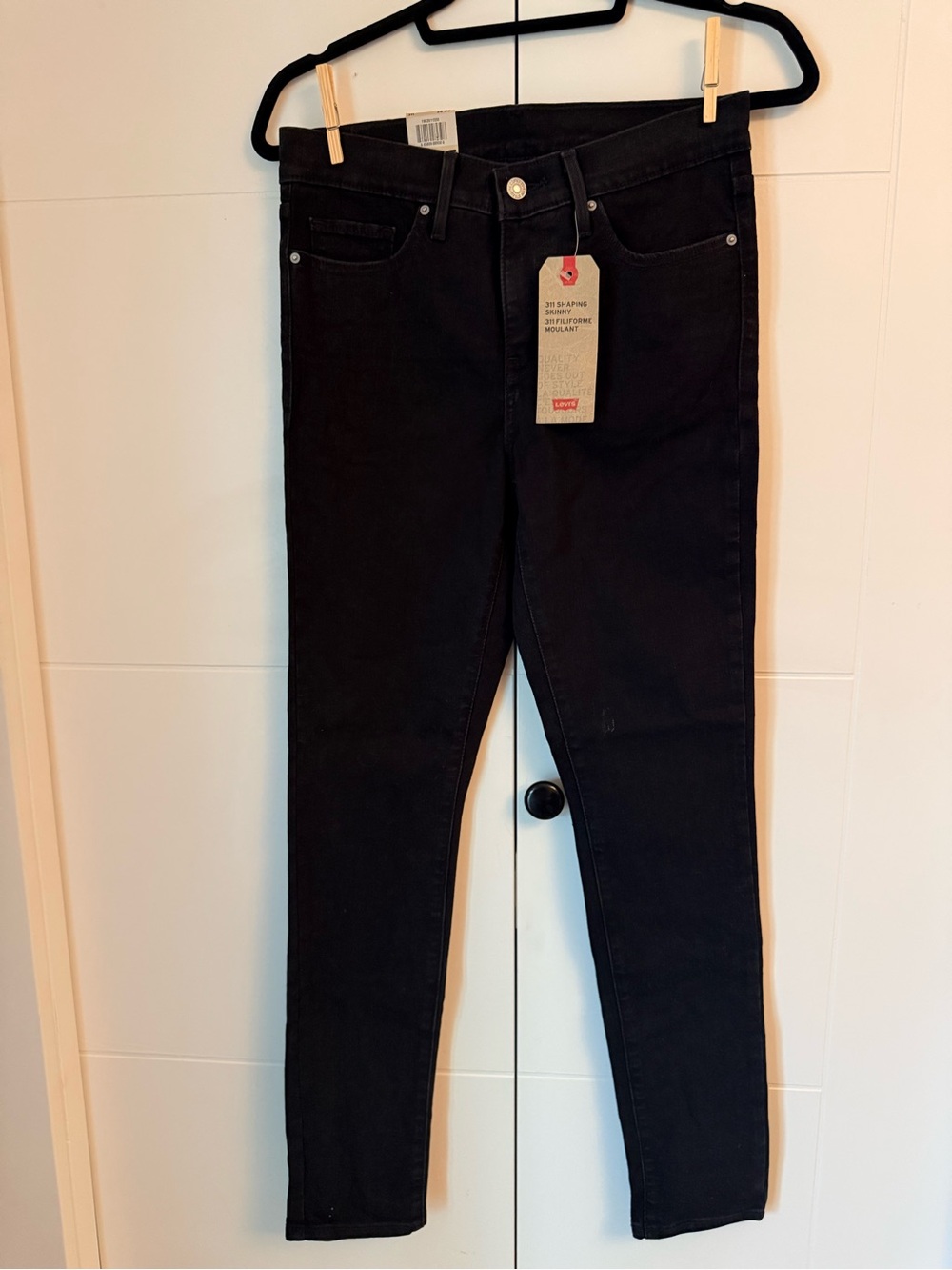 NWT Levi’s 311 Shaping Skinny Jeans